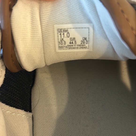 Men’s vans size 11 - Picture 4 of 4